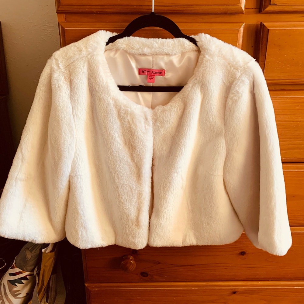 Betsey Johnson faux fur jacket shrug